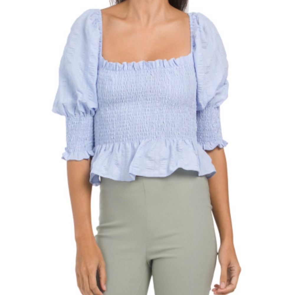 EN SAISON women’s smocked blouse top size LARGE LIGHT BLUE NWT Poly Spandex